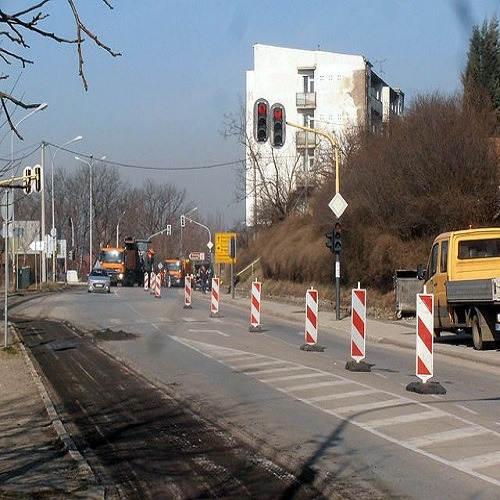 Počeli radovi na krpljenju udarnih rupa Počeli radovi na krpljenju udarnih rupa